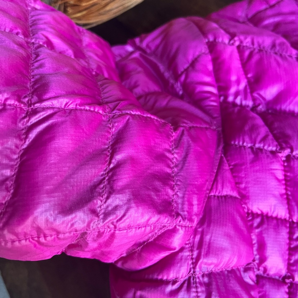 TNF Thermoball Women’s Pink XS - Picture 7 of 15